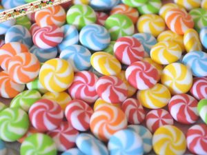 Kẹo ngọt chính là " thủ phạm " sún răng ở trẻ em