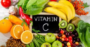 Cách chăm sóc da mặt bị nám tàn nhang bằng việc cung cấp vitamin C