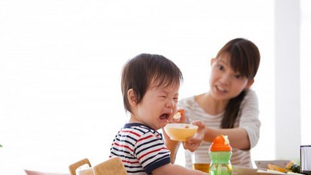 Suy dinh dưỡng, còi xương là hệ quả tất yếu việc trẻ biếng ăn sau khi dùng kháng sinh
