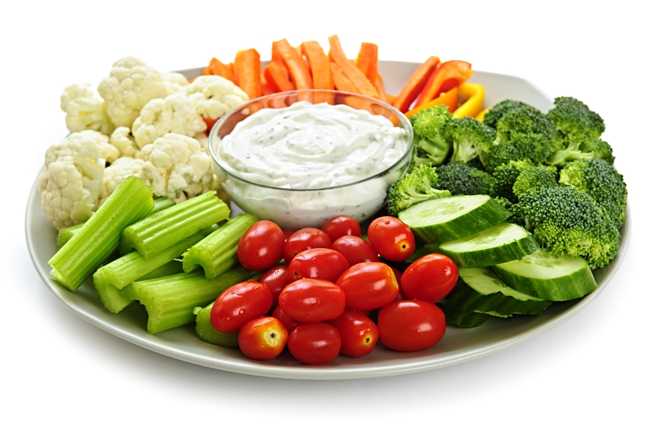 Hãy tập thói quen ăn trái cây, rau quả mỗi bữa ăn, thay thế thực phẩm chế biến từ ngũ cốc bằng ngũ cốc hoàn toàn