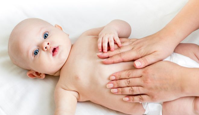 Chữa đau bụng cho trẻ bằng cách Massage 